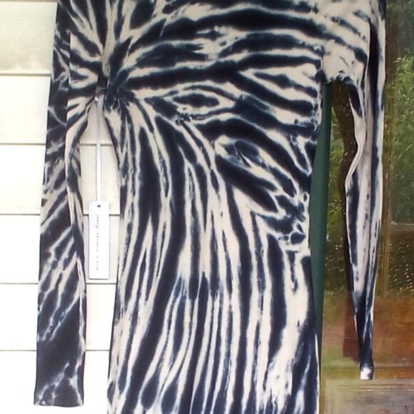 Young, Fabulous, & Broke To Dye Maxi Dress Size: M NWT - Picture 4 of 14